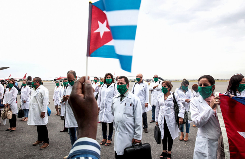 Médicos cubanos
